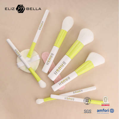 100% vegane und tierfreundliche Make-up-Bürsten: Weich, langlebig und verantwortungsbewusst gefertigt, elegant gestaltet mit ultraweichem Fasermaterial