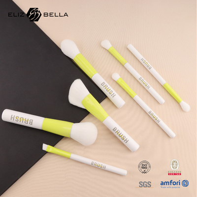 100% vegane und tierfreundliche Make-up-Bürsten: Weich, langlebig und verantwortungsbewusst gefertigt, elegant gestaltet mit ultraweichem Fasermaterial