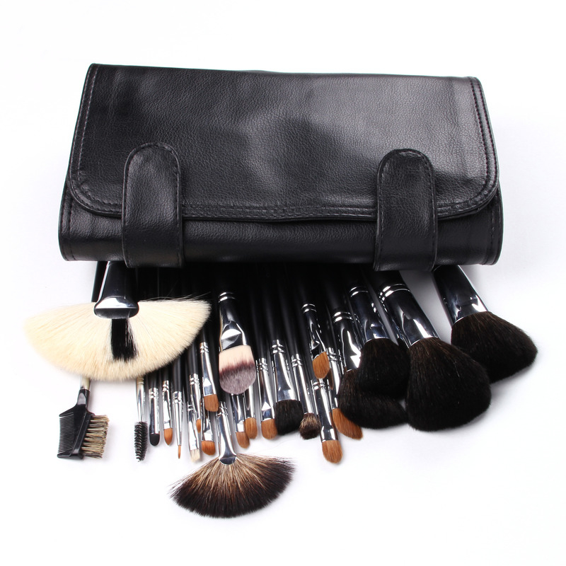 Flauschiges und hygienisches Reise-Make-up-Pinsel-Set, ideal für unterwegs, synthetisches Haar, Schwarz/angepasste Farben